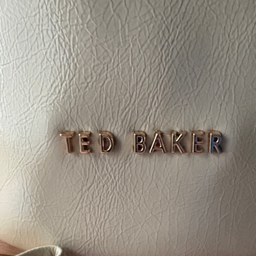 Ted Baker Cream Drawstring Crossbody with Gold Chain - Picture 4 of 14